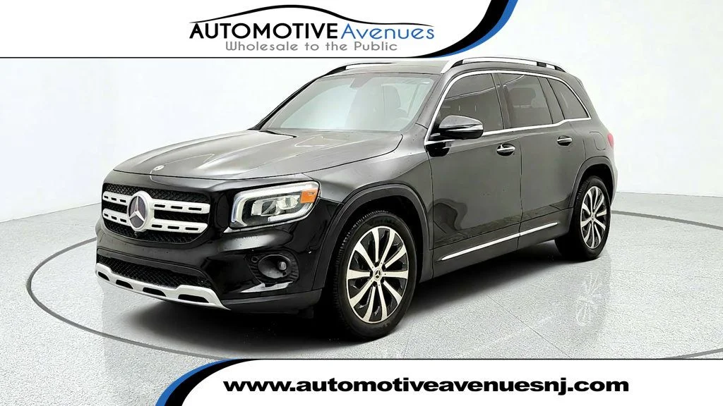 Used 2020 Night Black Mercedes-Benz GLB 250 4MATIC® SUV w/ Premium Pkg, Surround View & Panorama Roof image 1