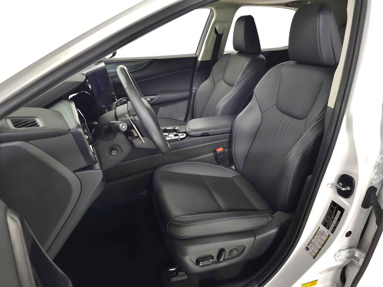 Certified Used 2024 White Lexus PREMIUM image 18