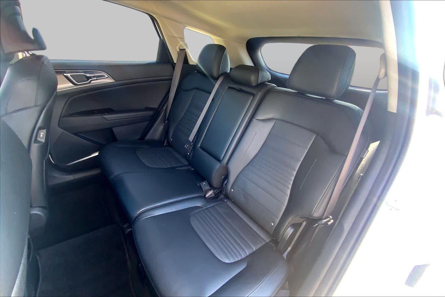 Used 2024 Glacial White Pearl Kia SX-Prestige image 19