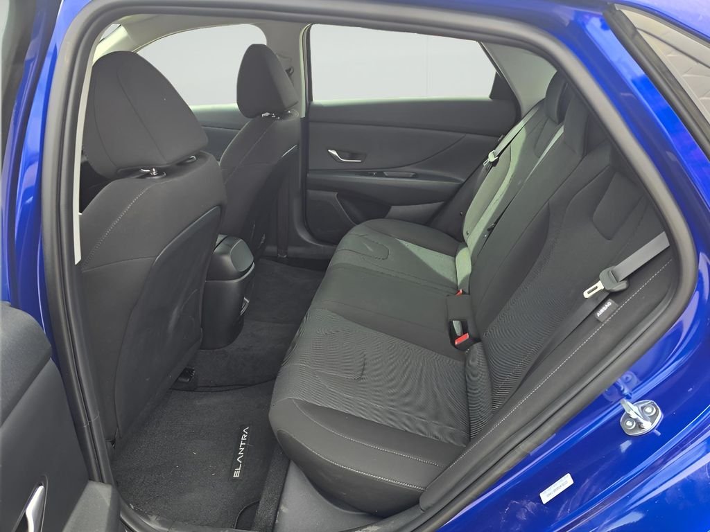 2025 Hyundai Elantra SE - Photo 10