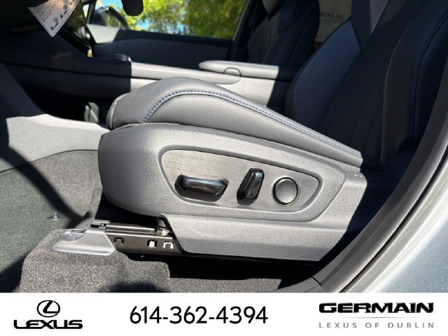 New 2026 Iridium and Black Onyx Lexus  550e F SPORT AWD image 22