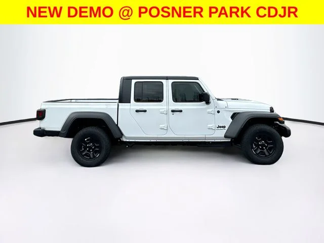 New 2026 Bright White Clear-Coat Exterior Paint Jeep Sport image 4