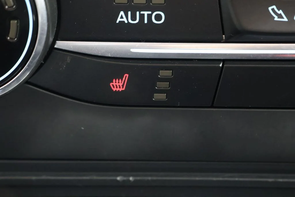 Used 2019 Orange Ford SE image 16