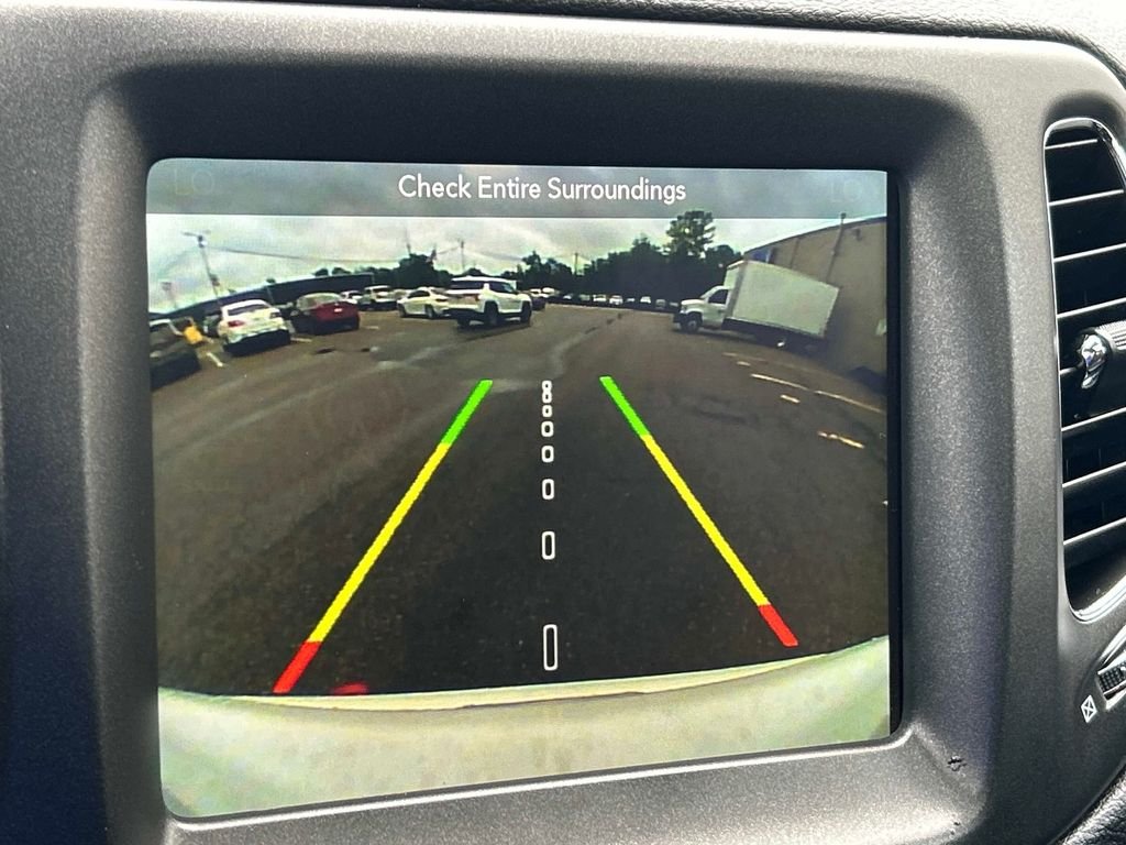 Used 2018 White Jeep Trailhawk image 31
