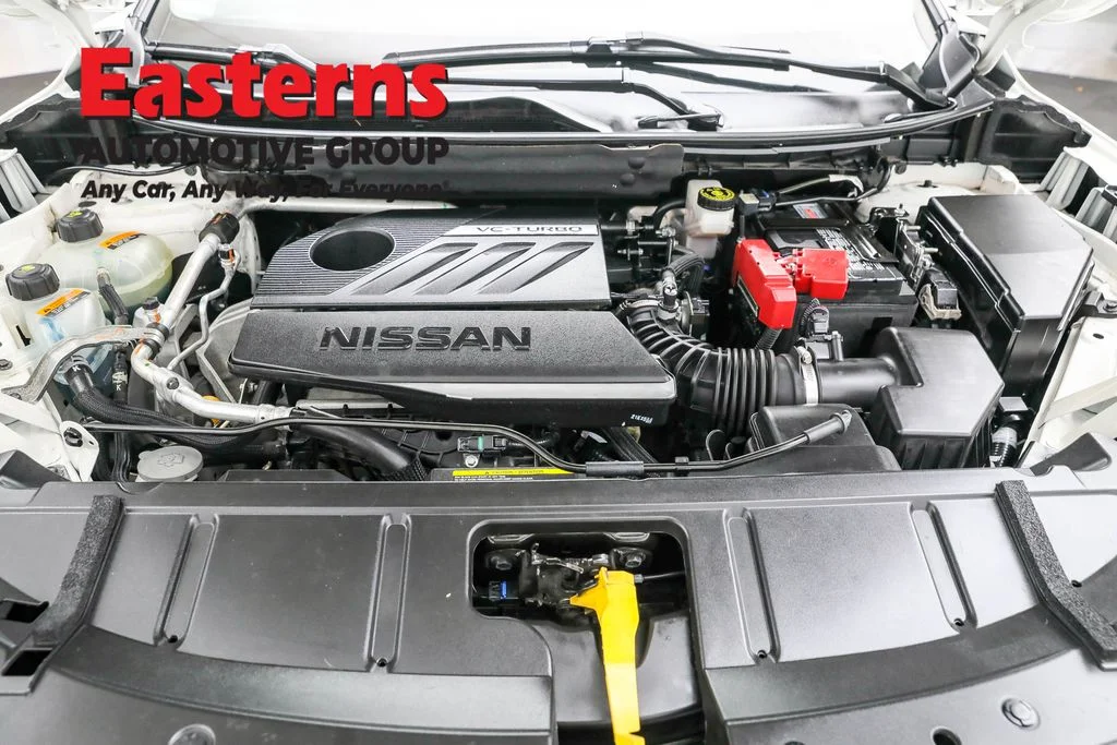 Used 2022 White Nissan SL image 7