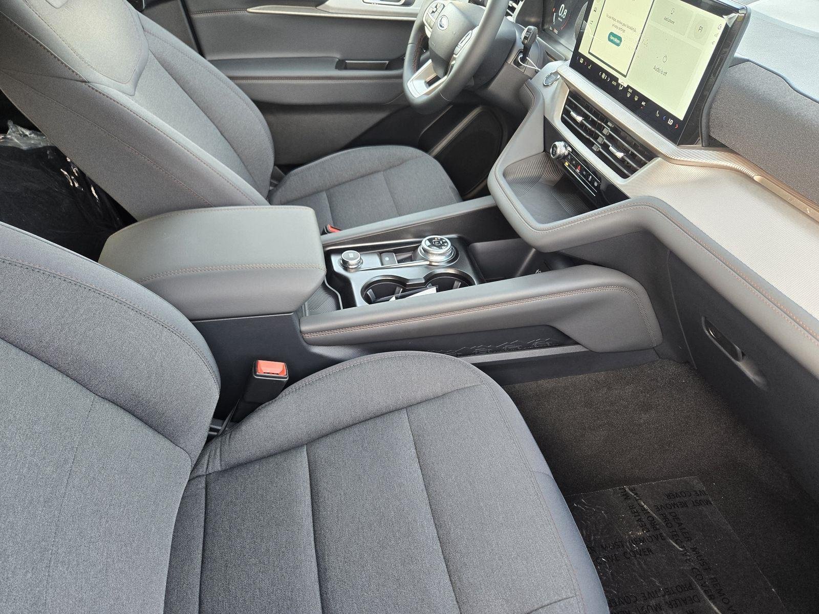 New 2026 Space White Metallic Ford Active image 9