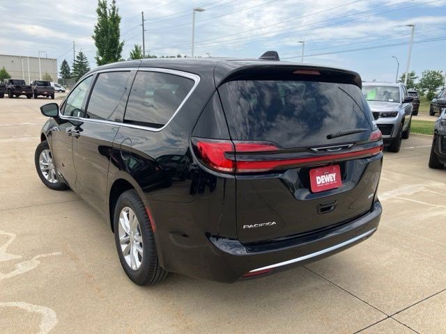 New 2027 Diamond Black Crystal Pearl-Coat Exterior Paint Chrysler Select image 8