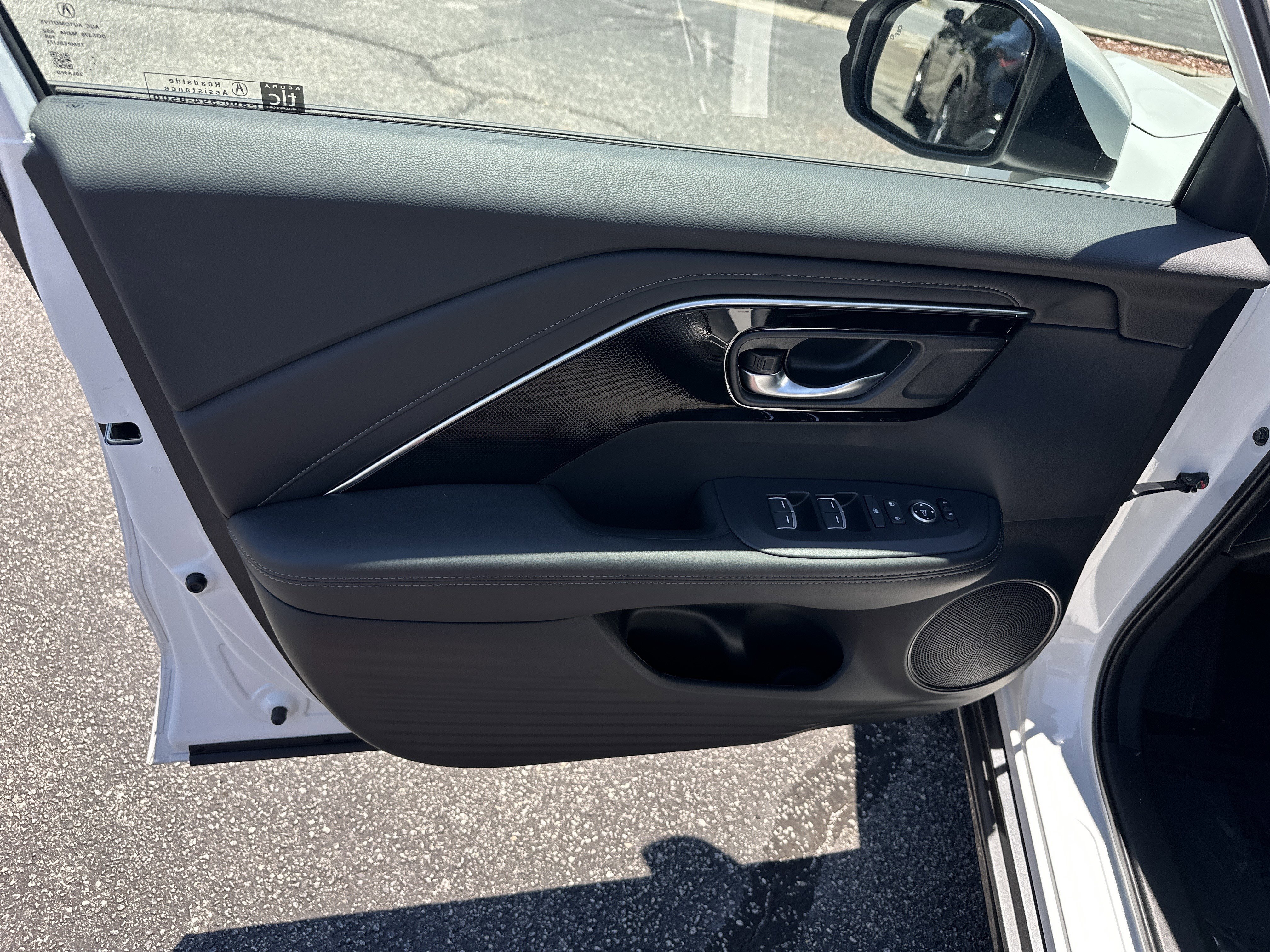 Used 2025 Platinum White Pearl Acura Base image 10