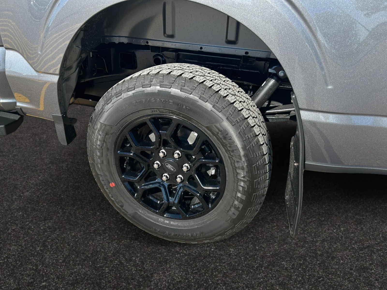 New 2026 Carbonized Grey Metallic Ford XLT image 9