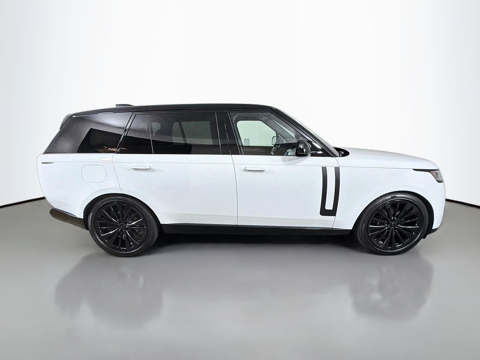 New 2026 Fuji White LAND ROVER SE 7 Seats image 6