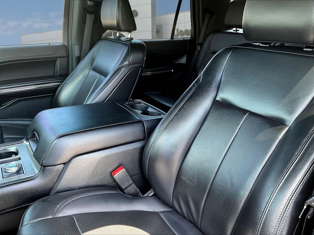 Used 2021 Black Ford XLT image 22