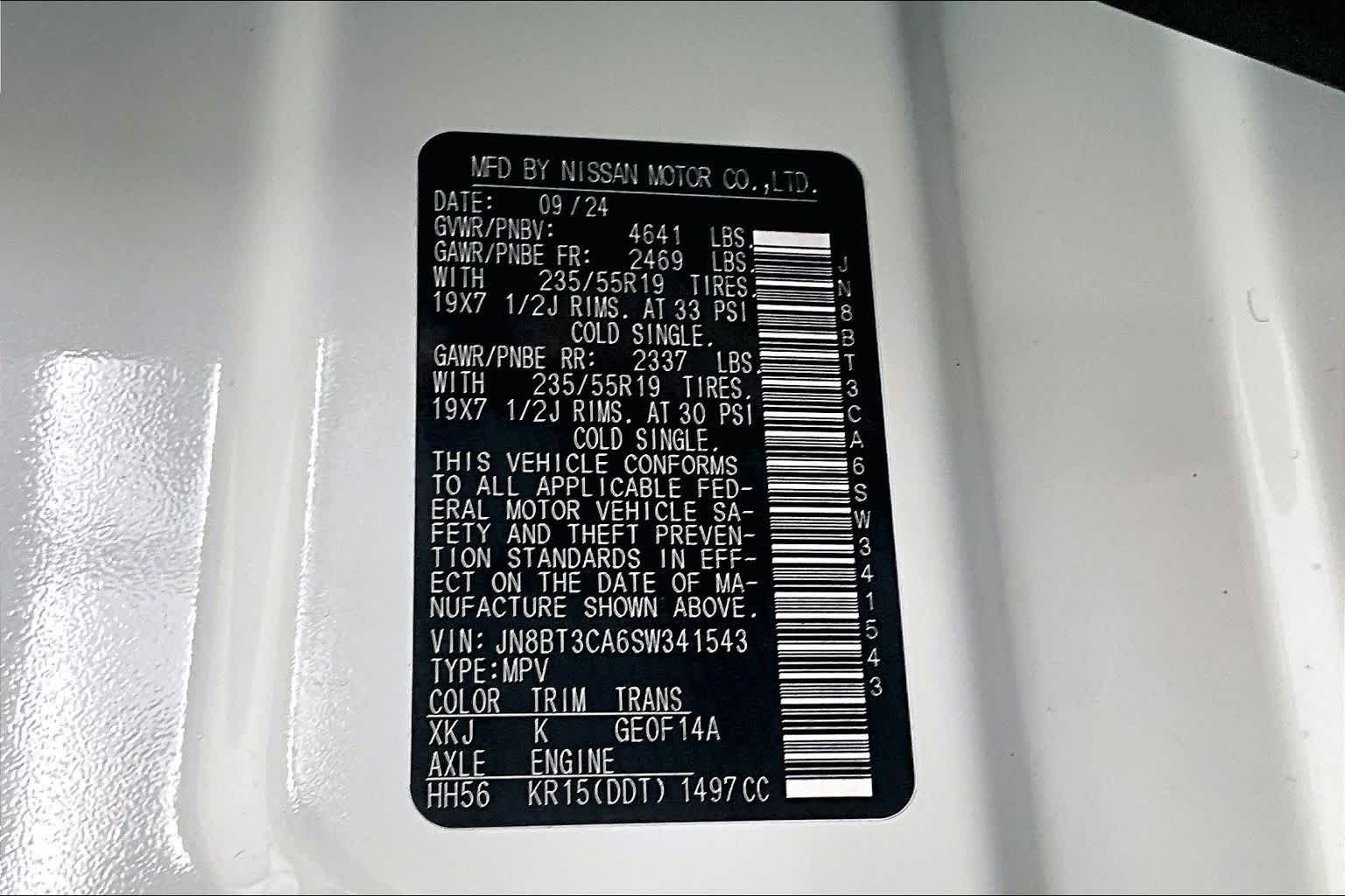 Certified Used 2025 Everest White Pearl/Super Black Nissan SL image 34