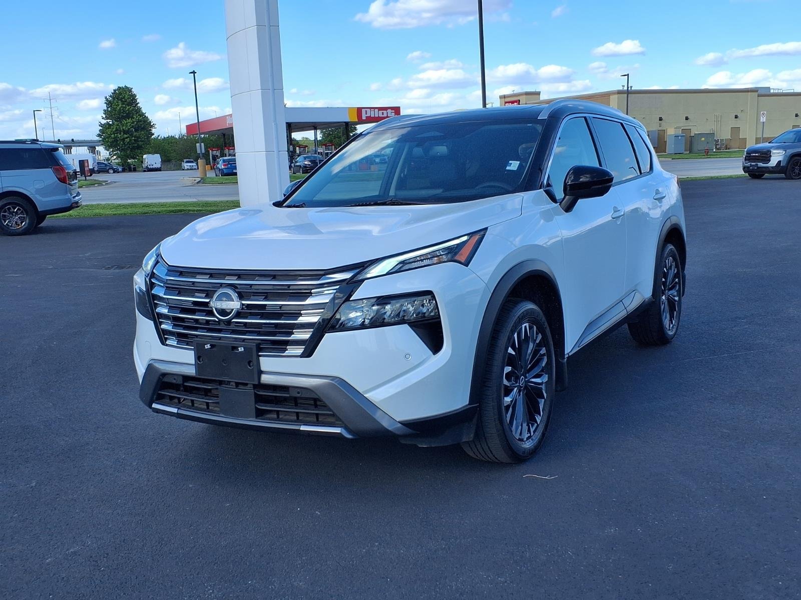 2025 Nissan Rogue SL - Photo 19