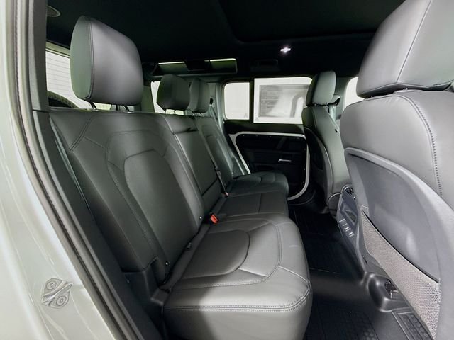 New 2026 Fuji White Land Rover X-Dynamic SE image 29