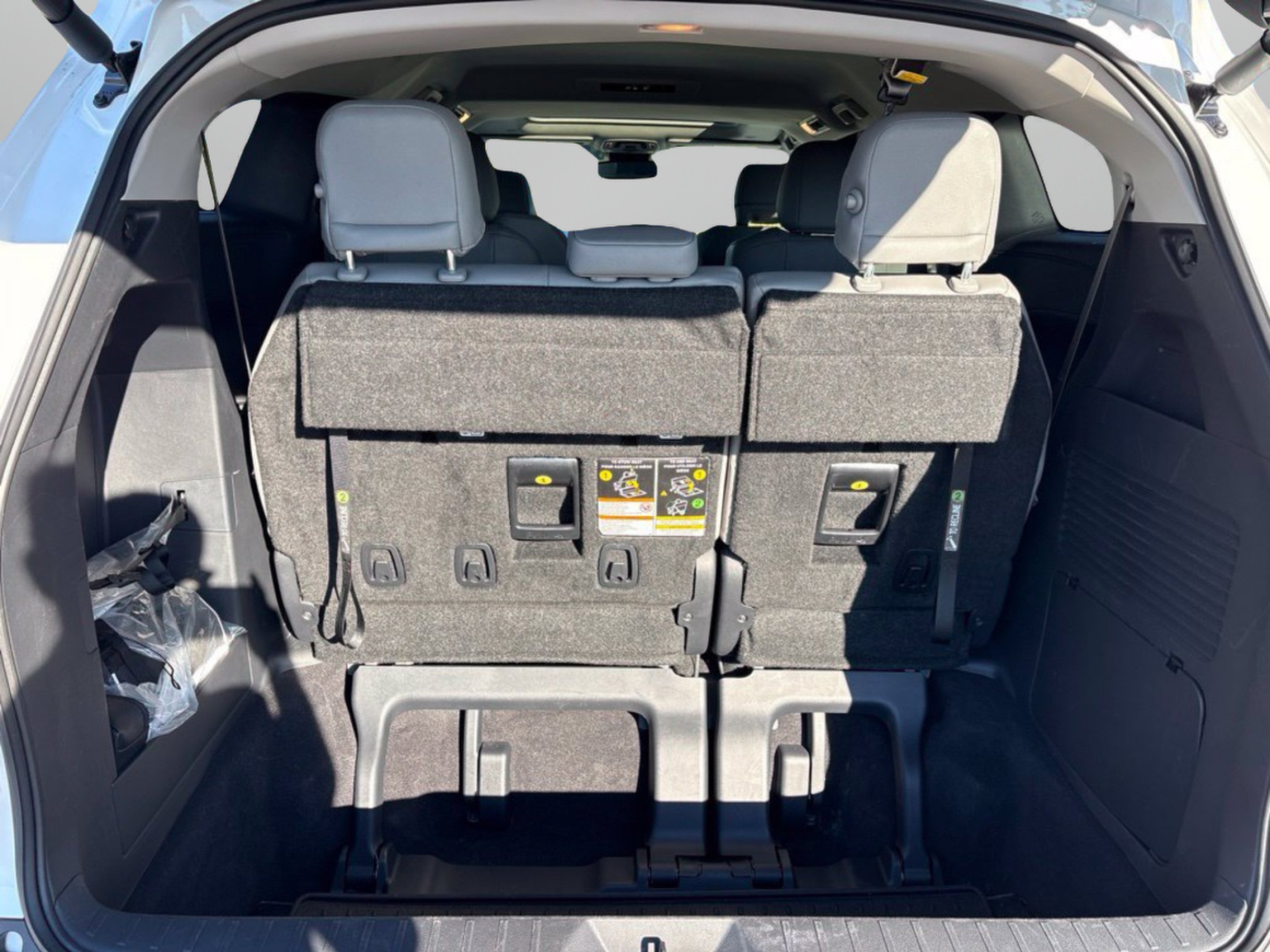 Used 2025 Pearl Toyota XLE image 20