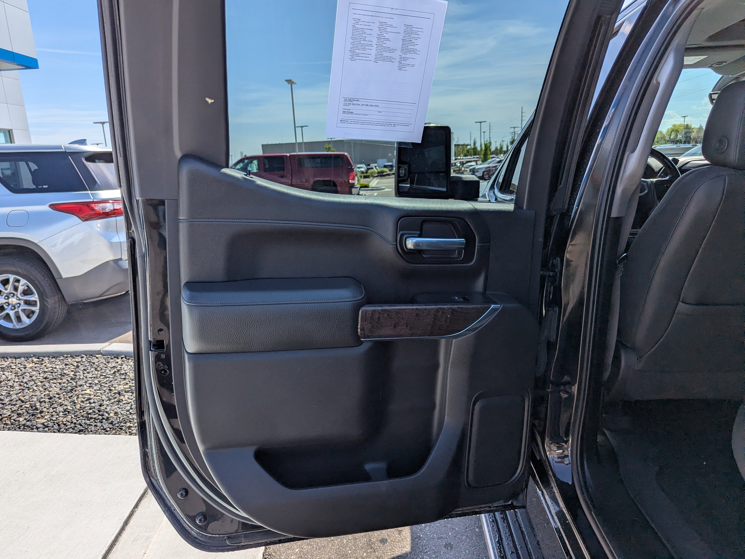 Used 2021 Black GMC Denali image 34