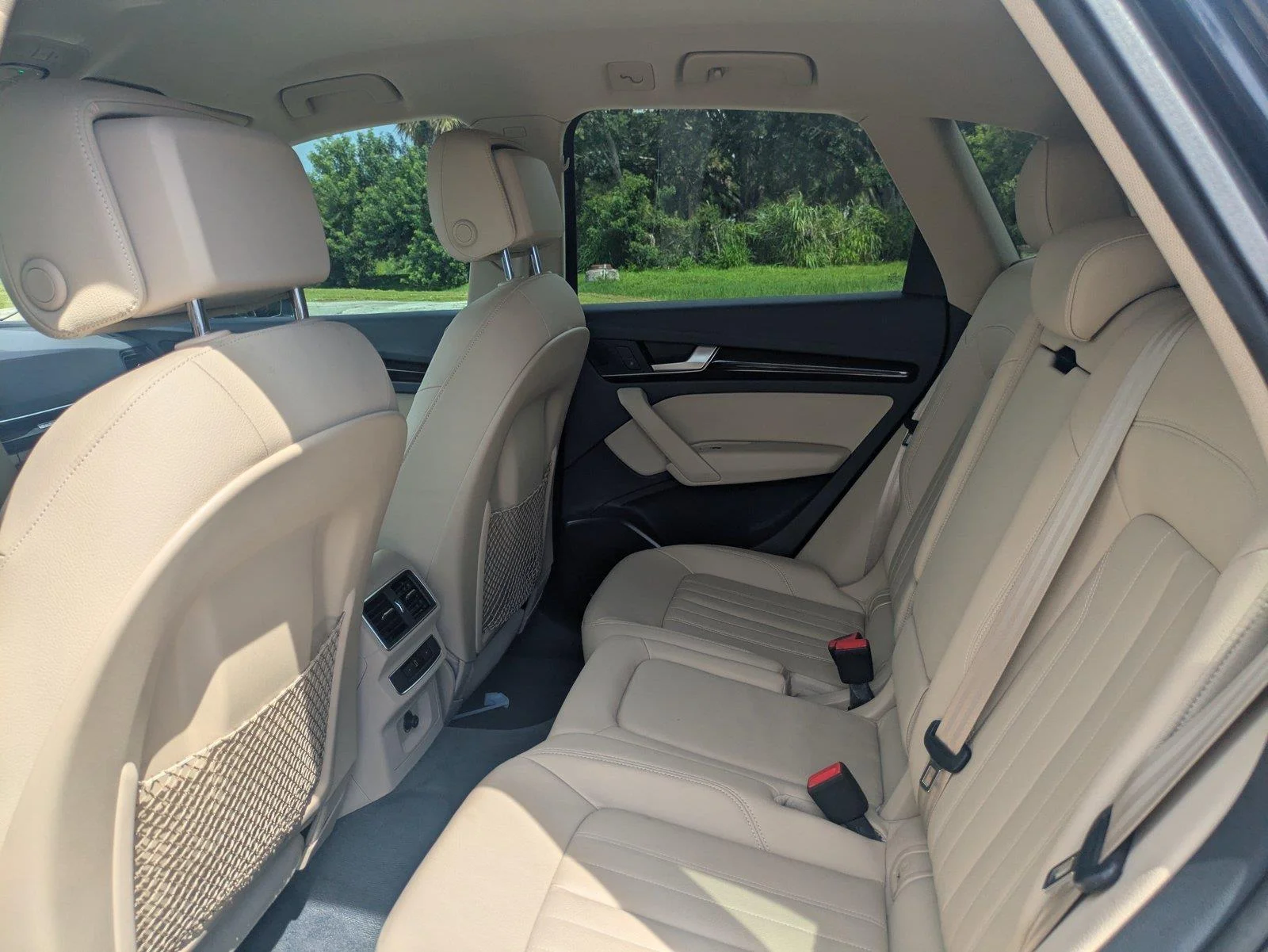 Used 2019 Moonlight Blue Metallic Audi Premium image 14