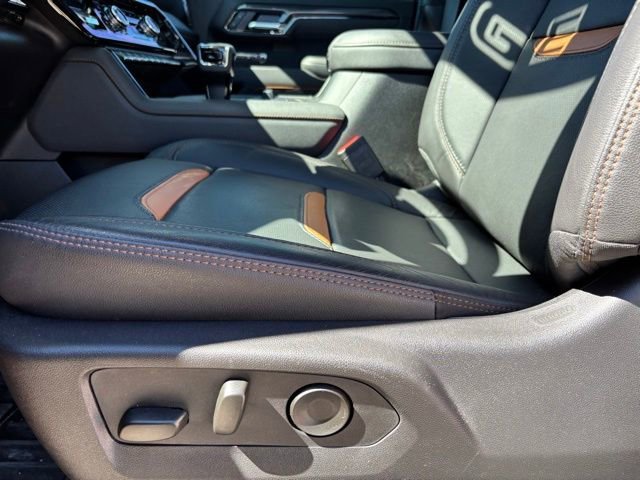 2025 GMC Sierra 1500 AT4 - Photo 16