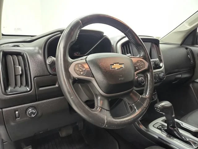 Used 2018 SILVER ICE METALLIC Chevrolet 2WD LT image 17