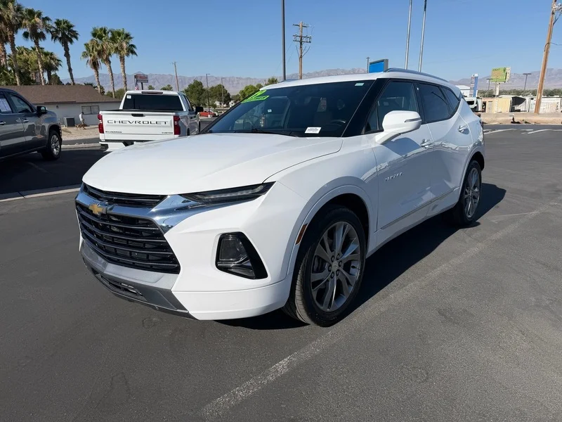 Used 2019 SUMMIT WHITE Chevrolet Premier image 7
