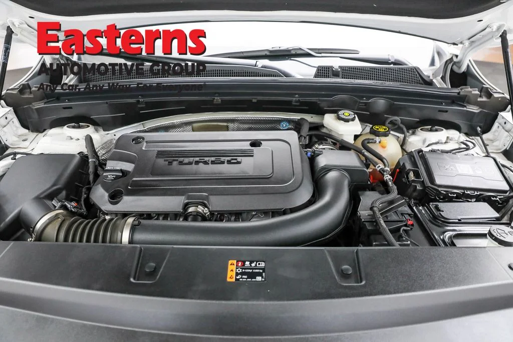 Used 2023 White Buick Essence image 7