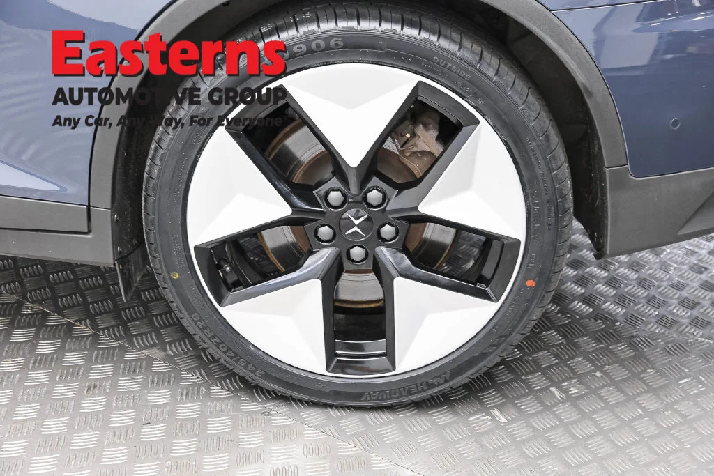 Used 2024 Blue Polestar Long Range Dual Motor image 33