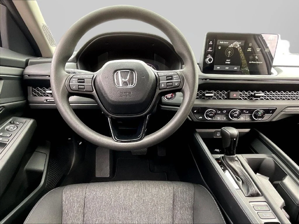 New 2026 Meteorite Gray Metallic Honda SE image 9