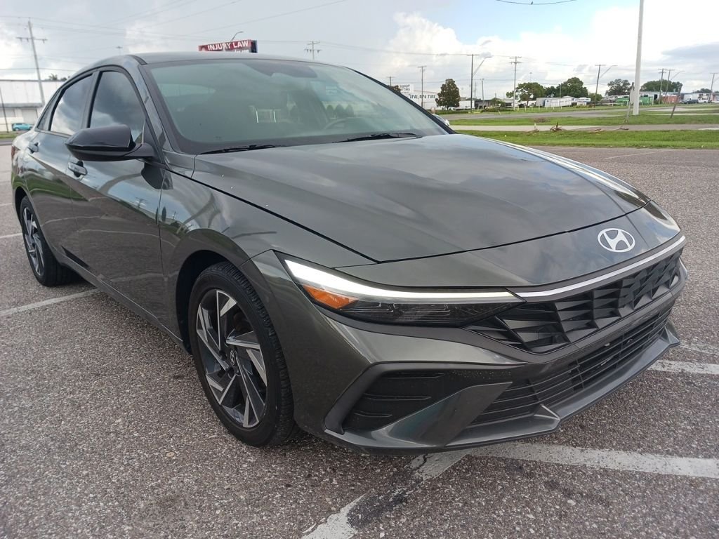 2025 Hyundai Elantra SEL - Photo 1