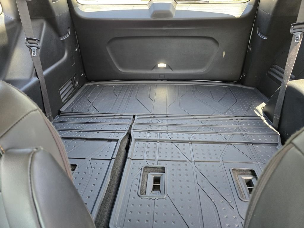 Used 2020 SUMMIT WHITE Chevrolet LT Leather image 12