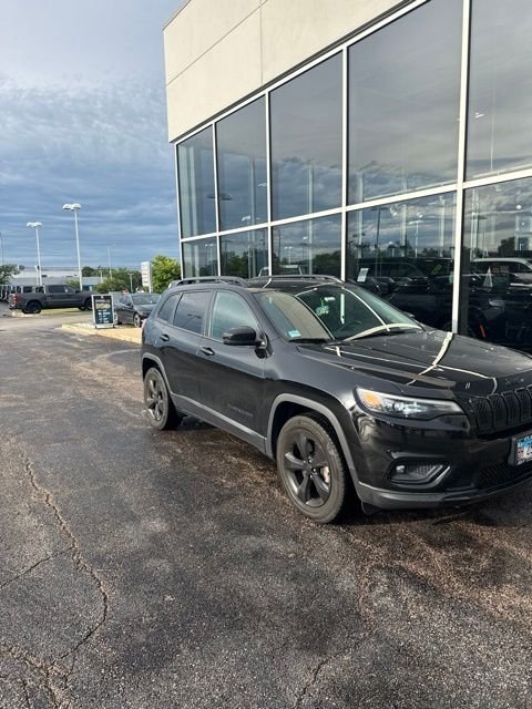 Used 2019 Black Jeep Latitude Plus image 1