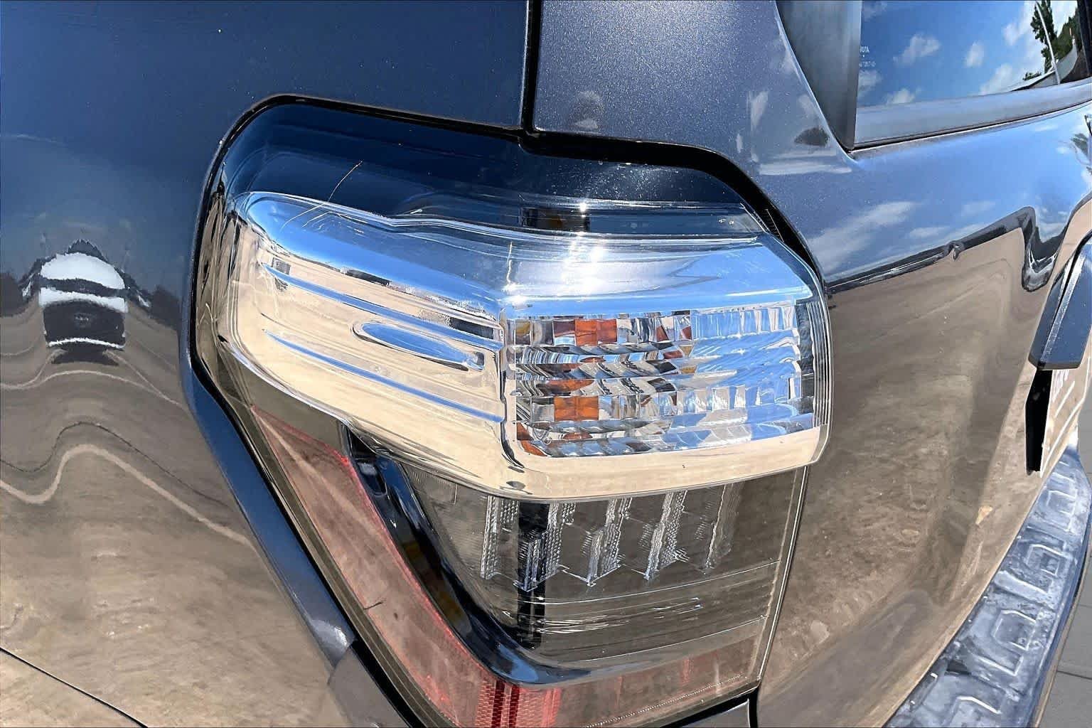 Used 2014 Magnetic Gray Metallic Toyota SR5 Premium image 26