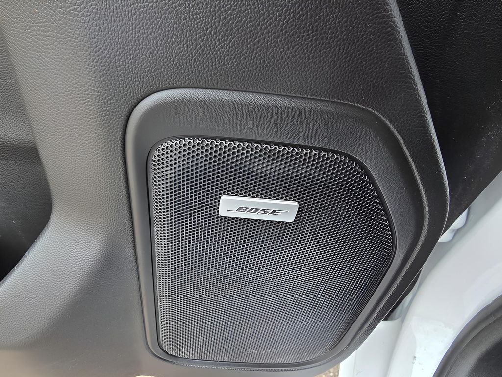 Used 2022 Summit White Chevrolet LTZ image 21
