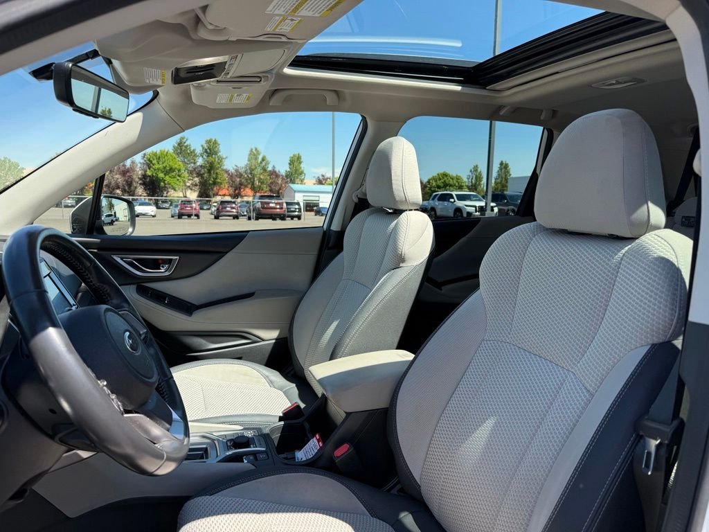 Used 2020 Crystal White Pearl Subaru Premium image 9