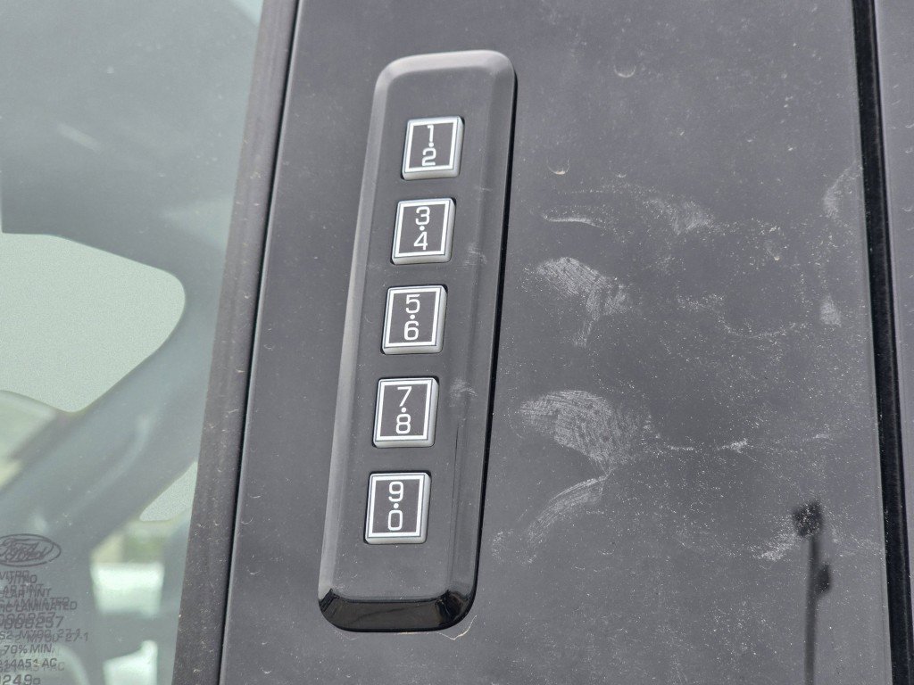 New 2026 Star White Metallic Tri-Coat Ford Platinum image 22