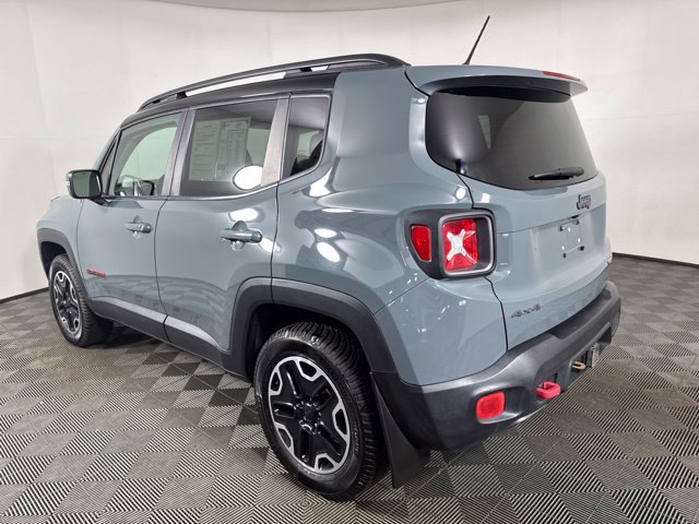 Used 2016 Gray Jeep Trailhawk image 6