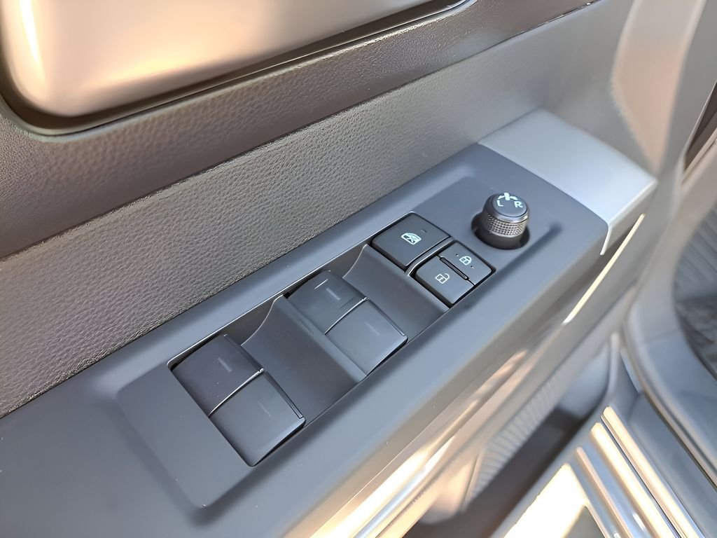 2026 Toyota Tundra SR5 - Photo 12
