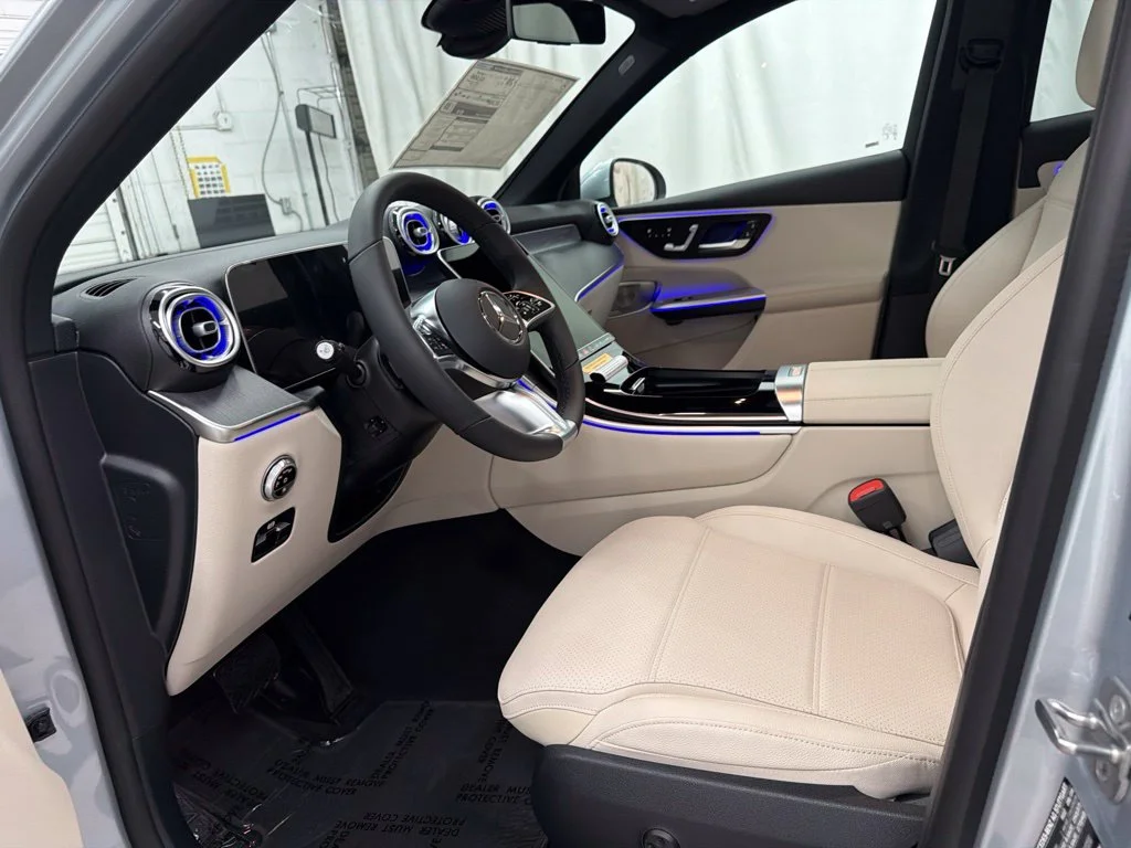 New 2027 Silver Mercedes-Benz GLC 300 image 12