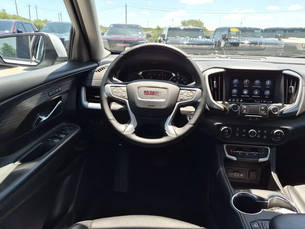 Used 2023 White GMC SLT image 30