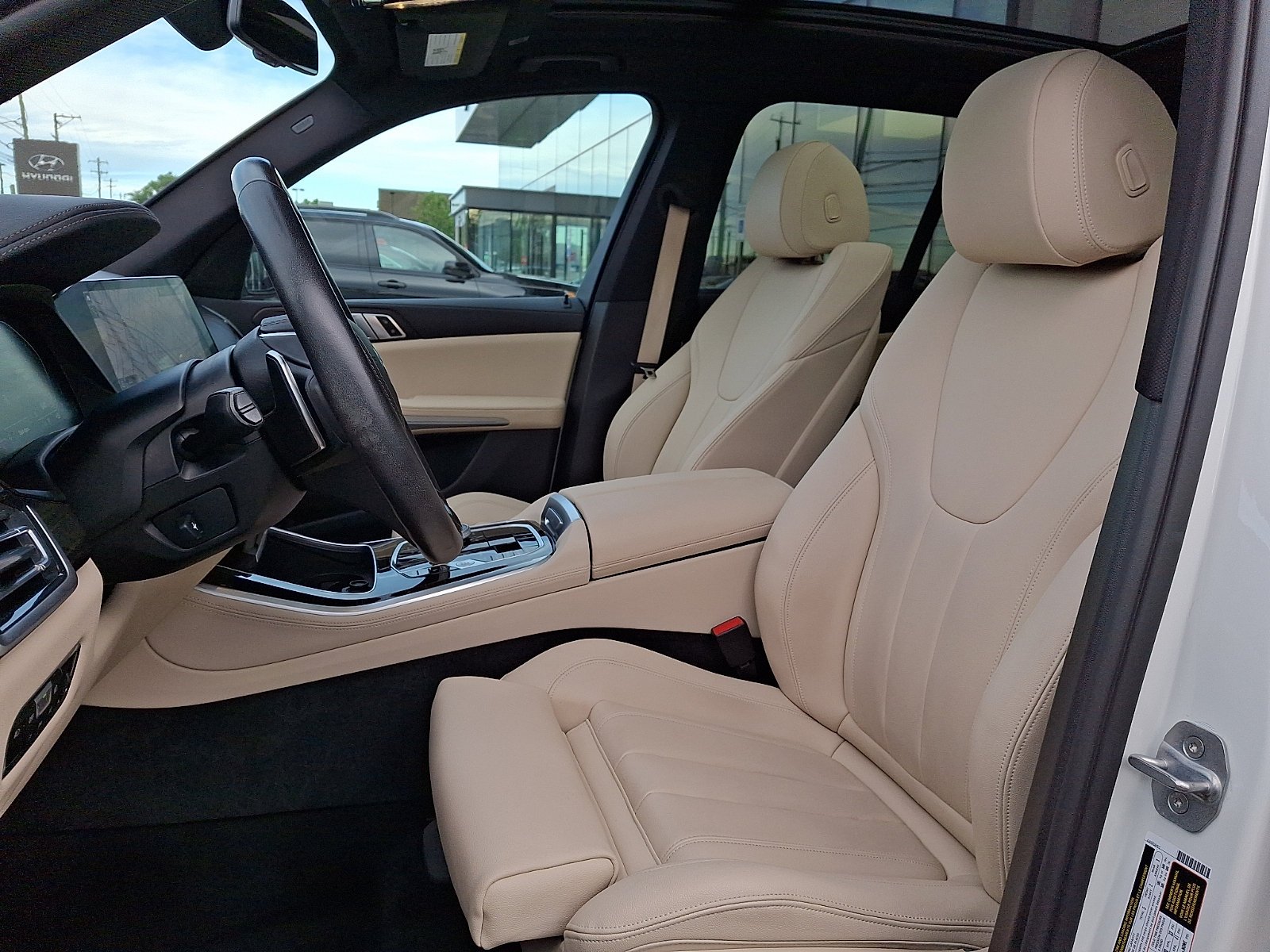 Used 2019 Alpine White BMW xDrive40i image 13