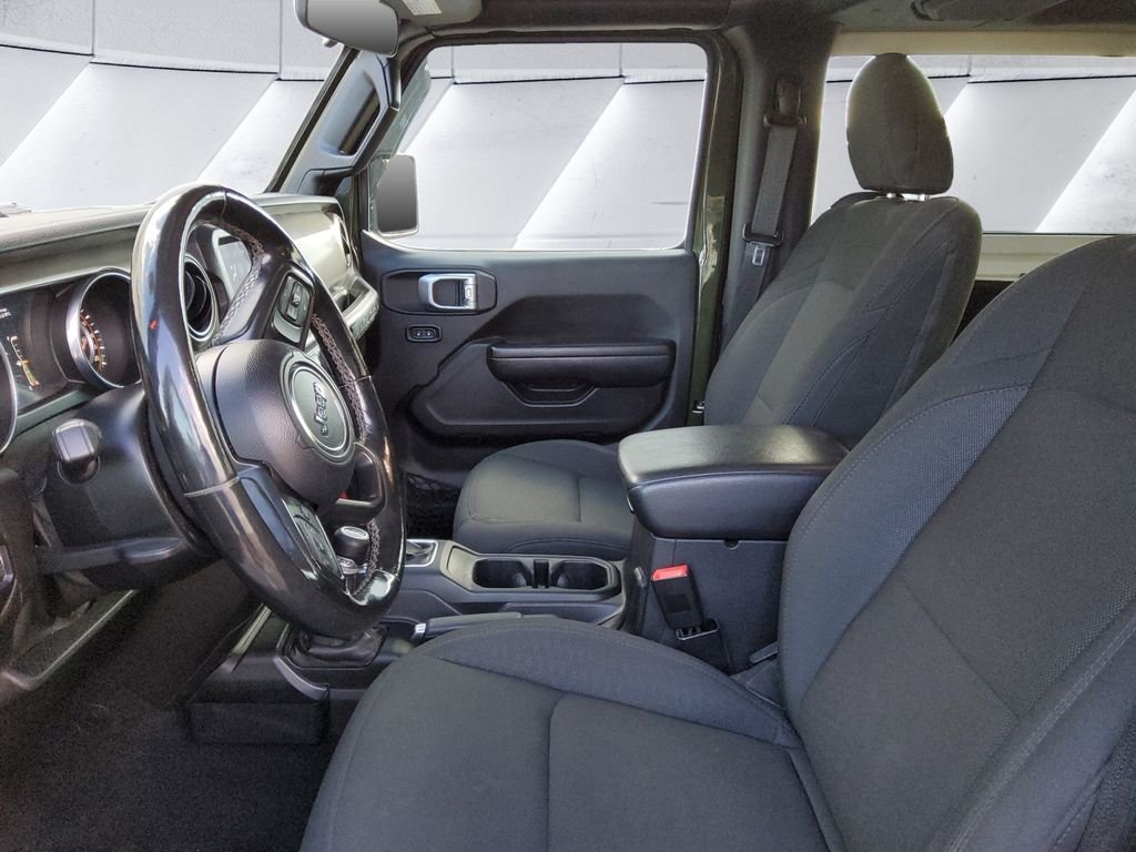 Used 2020 Green Jeep Sport image 7