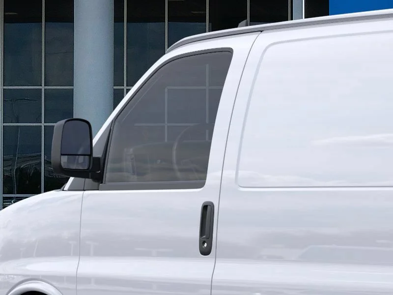 New 2025 Summit White Chevrolet WT image 12