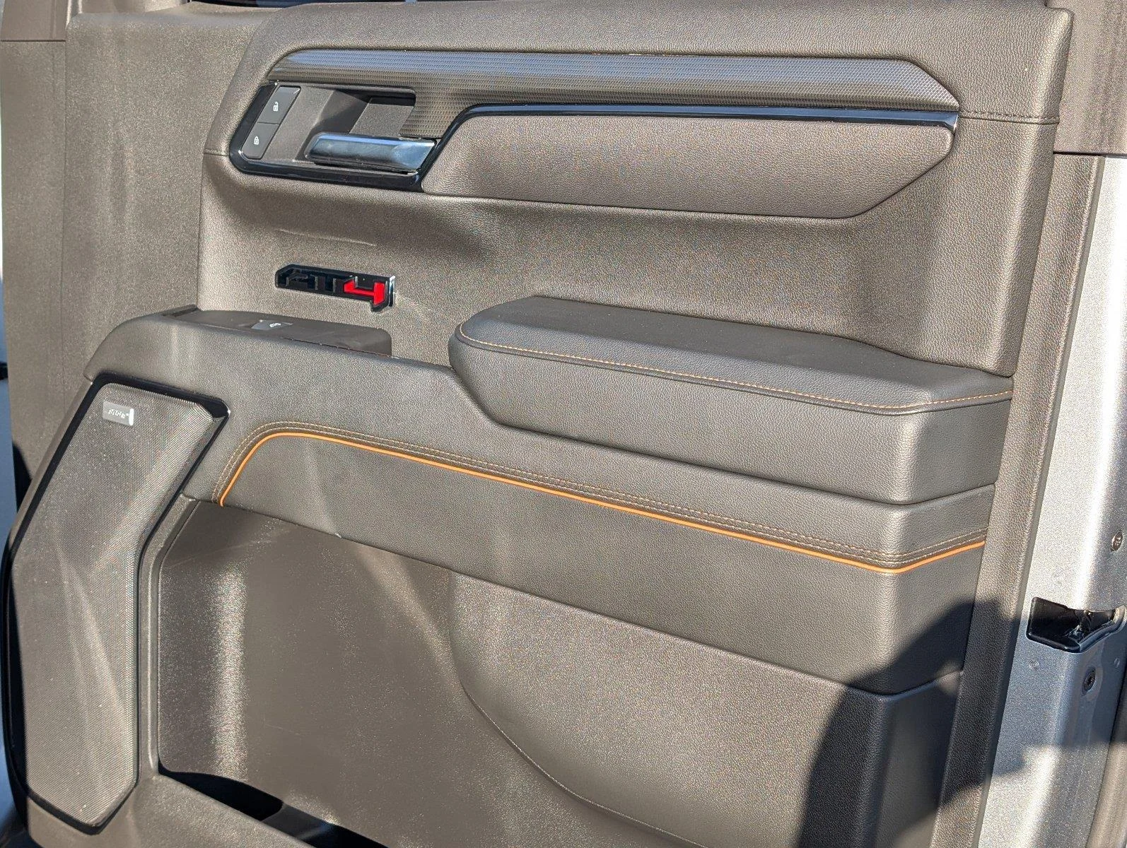 Used 2025 Sterling Metallic GMC AT4 image 41