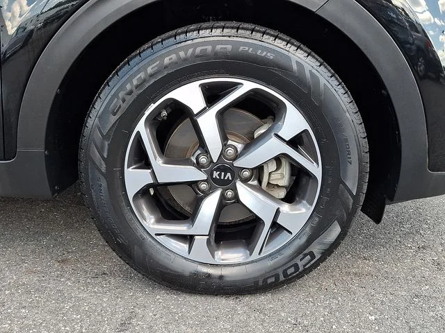 Used 2020 Red Kia LX image 9