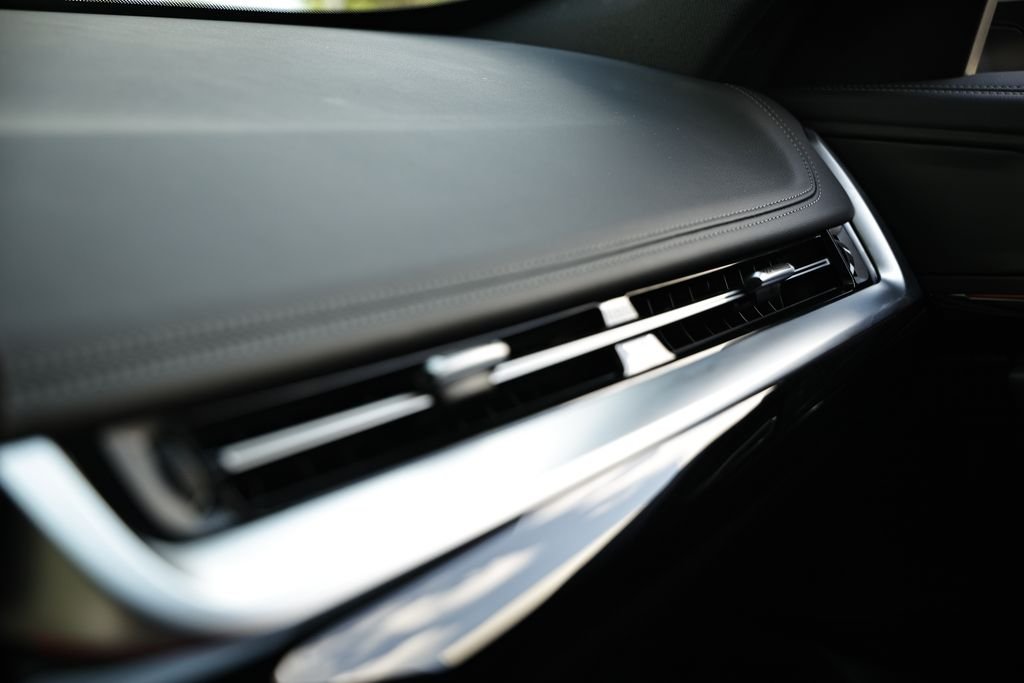Used 2025 Space Silver Metallic BMW xDrive28i image 40