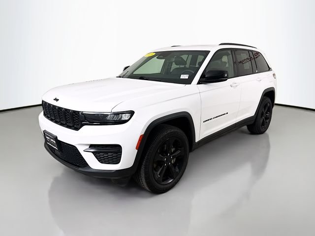 Used 2023 White Jeep Altitude X image 3