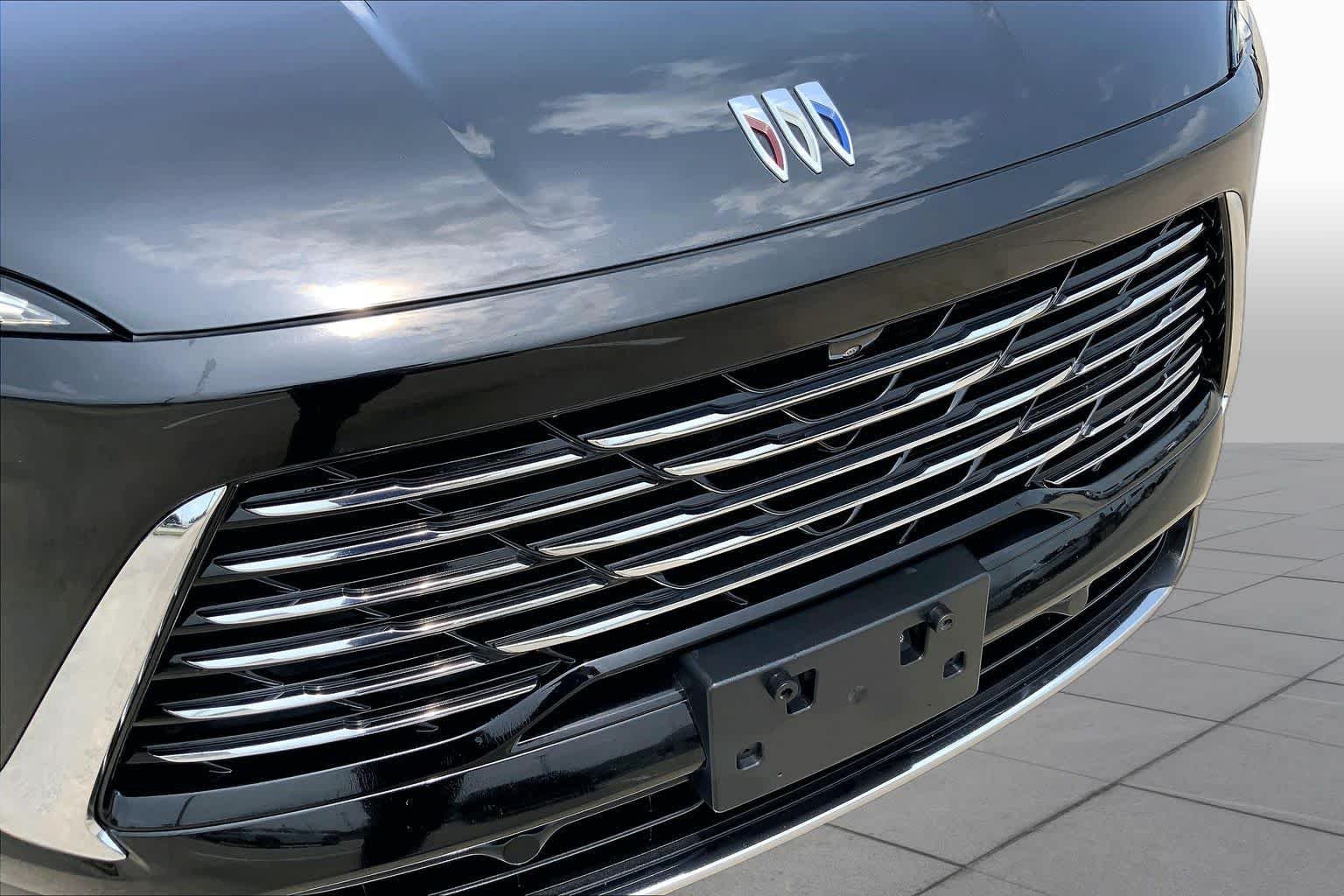 Used 2025 Ebony Twilight Metallic Buick Preferred image 29