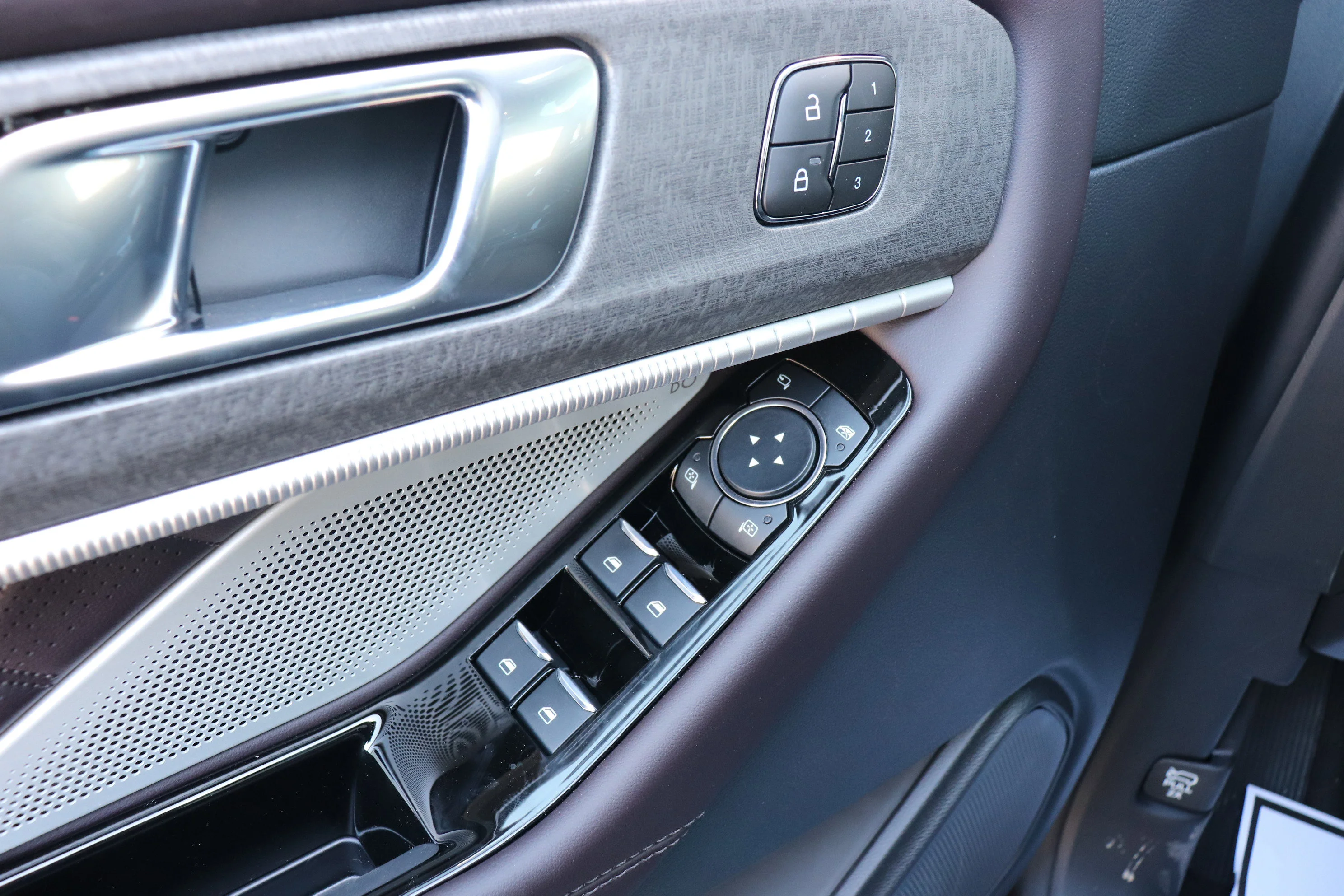New 2026 CARBONIZED GREY METALLIC Ford Platinum image 11