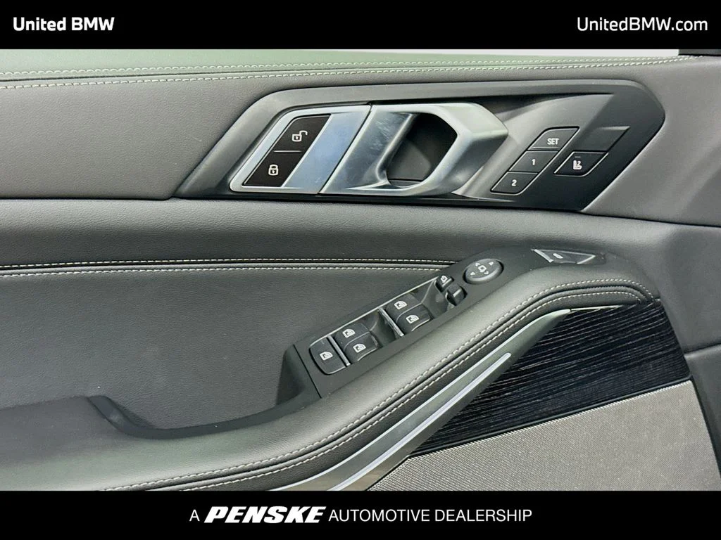 Used 2026 Skyscraper Grey Metallic BMW xDrive40i image 3