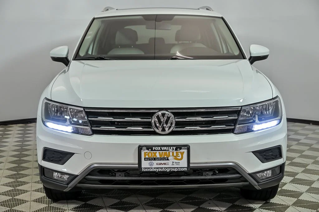 Used 2019  Volkswagen 2.0T SEL image 4
