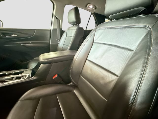 Used 2018 IRIDESCENT PEARL TRICOAT Chevrolet Premier image 21